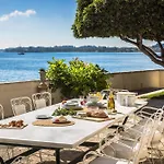 Magnificent Seafront Corfu 5 En-suite Bedrooms The Durrells House Historic Elegance Modern Luxuries Direct Access Private, * Corfu (city)