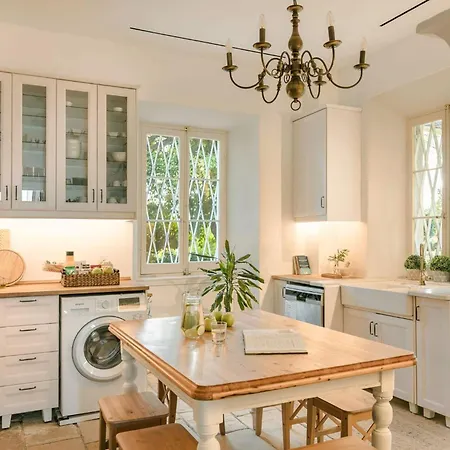 ヴィラ Magnificent Seafront Corfu 5 En-suite Bedrooms The Durrells House Historic Elegance Modern Luxuries Direct Access Private, *